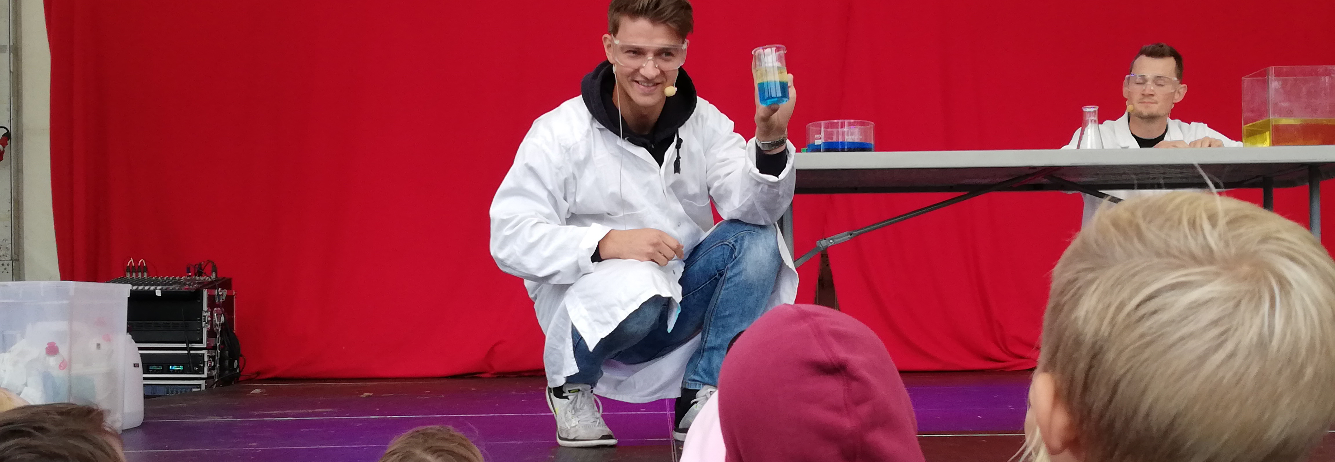 Såpbubbeldemonstration på Malmöfestivalen